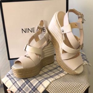 Nine West platform fabric wedge, NWOT, size 7.